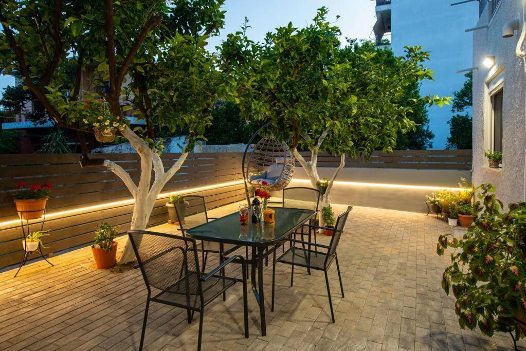 Lemon Garden Stylish Private Apartment Kalamata Luaran gambar