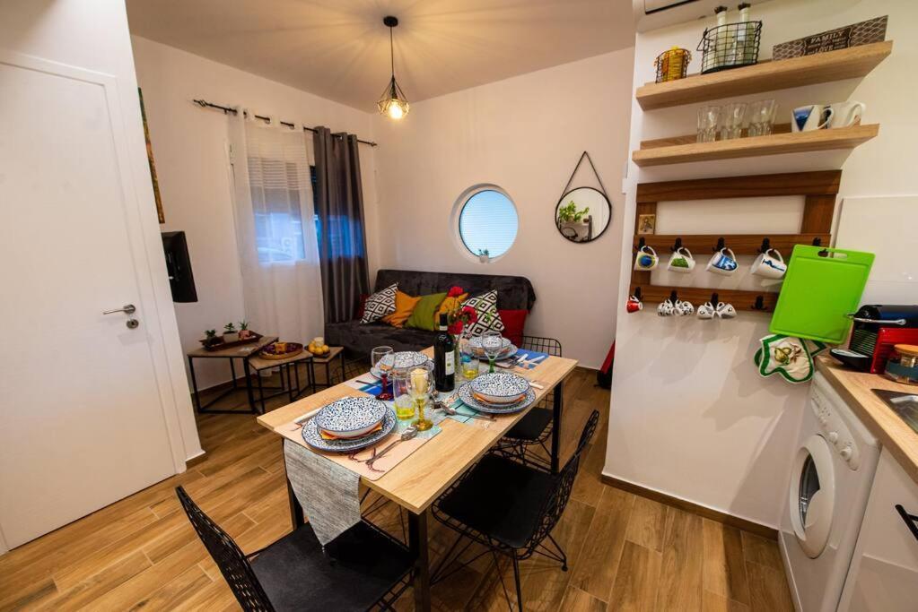 Lemon Garden Stylish Private Apartment Kalamata Luaran gambar