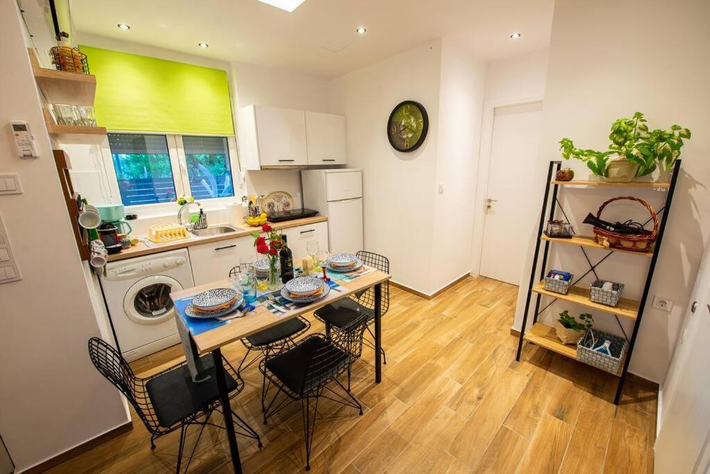 Lemon Garden Stylish Private Apartment Kalamata Luaran gambar