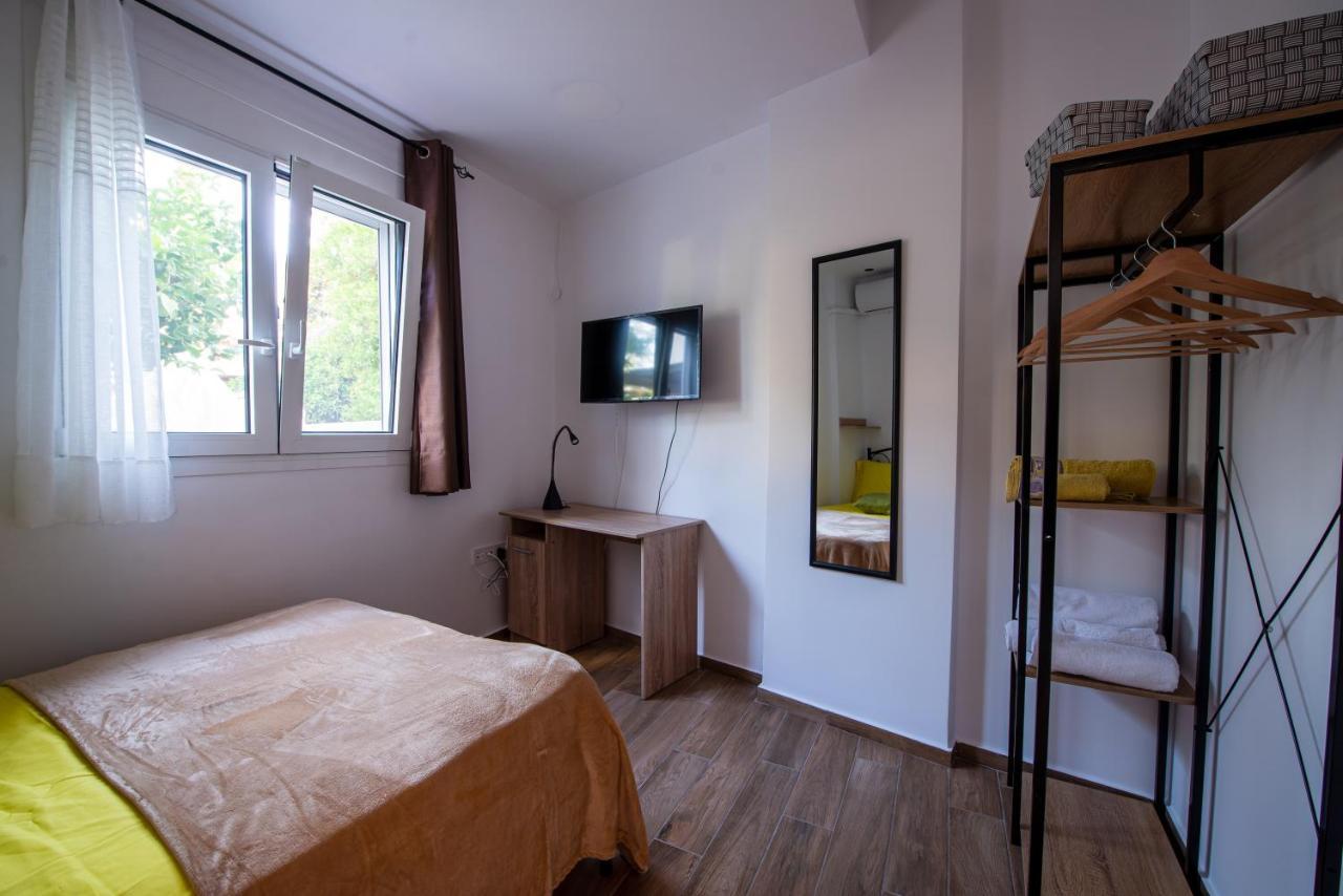 Lemon Garden Stylish Private Apartment Kalamata Luaran gambar
