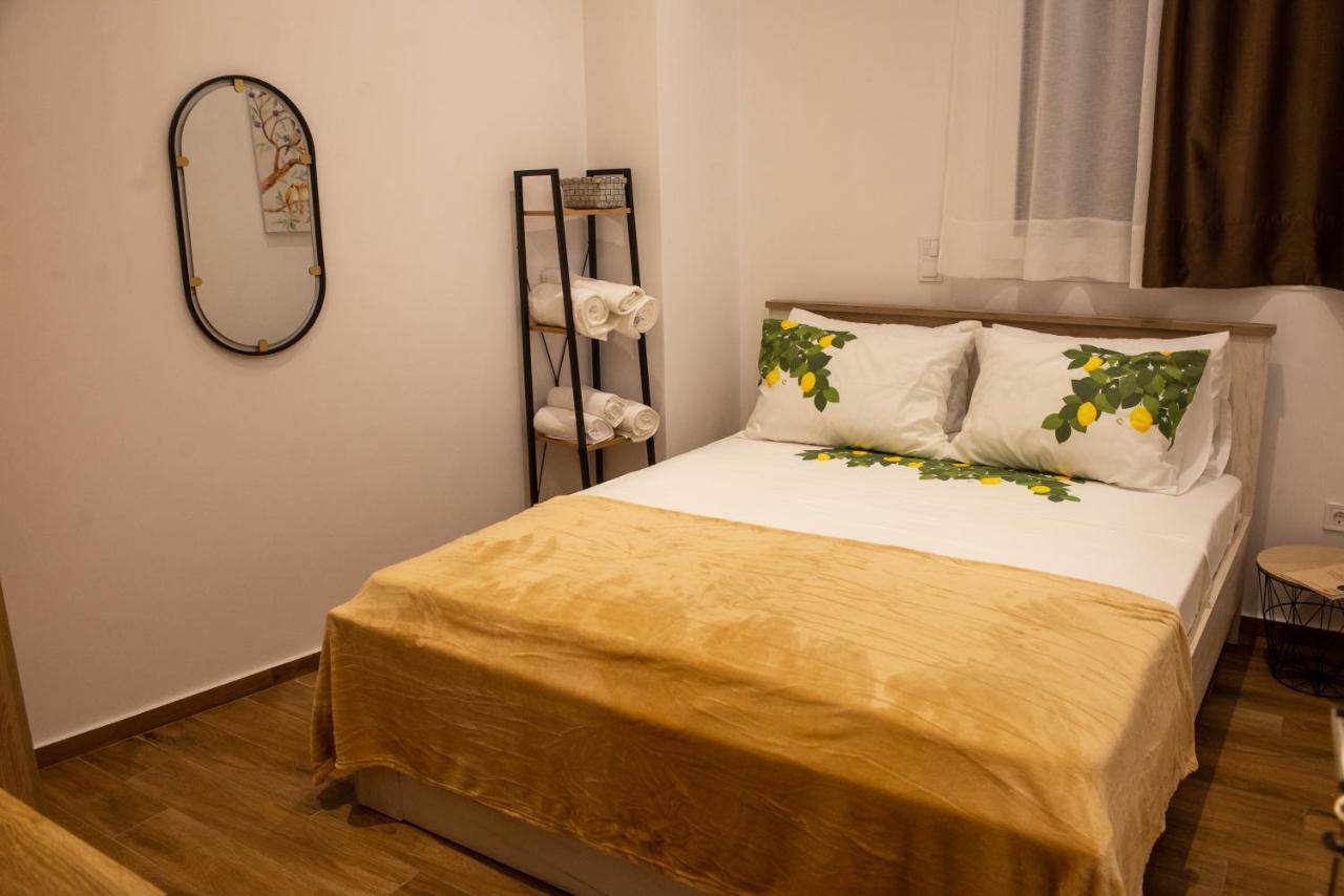 Lemon Garden Stylish Private Apartment Kalamata Luaran gambar