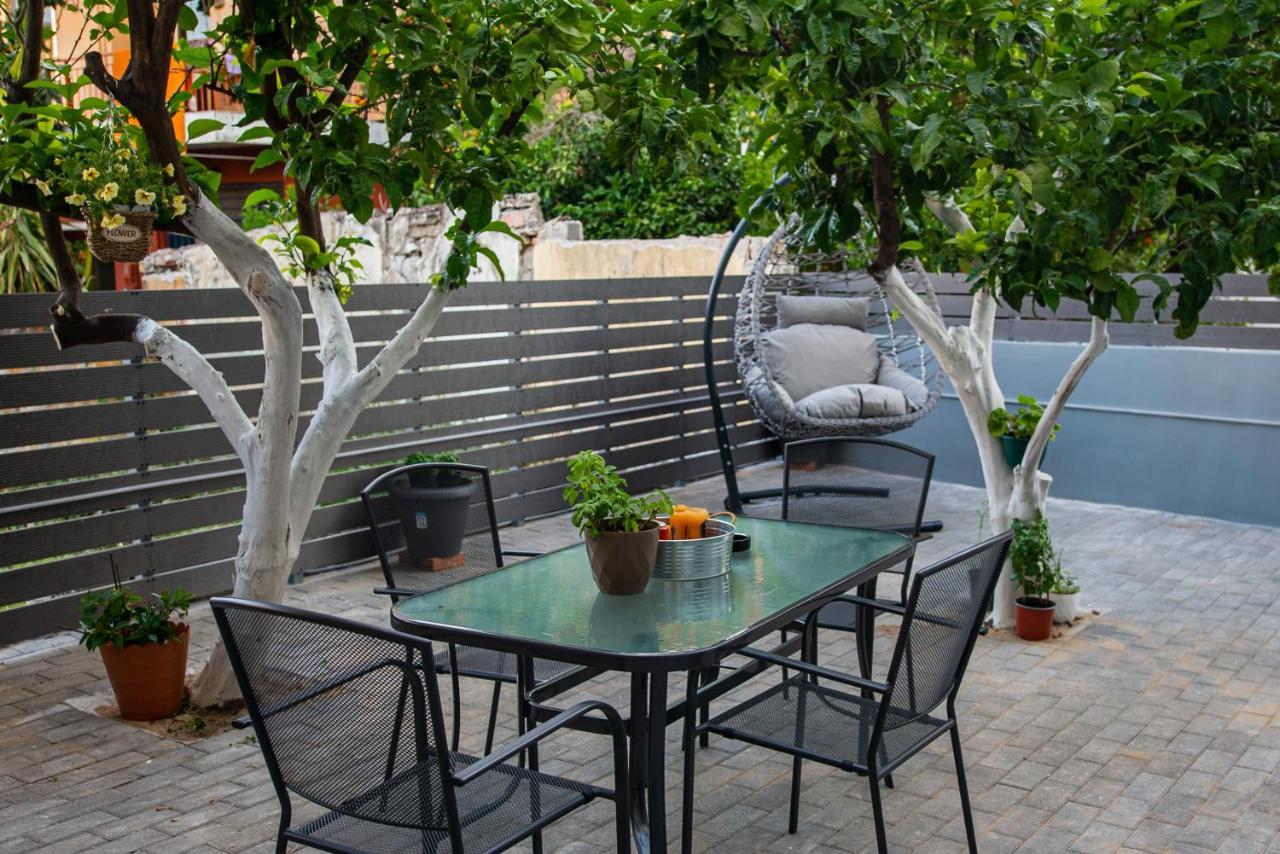 Lemon Garden Stylish Private Apartment Kalamata Luaran gambar