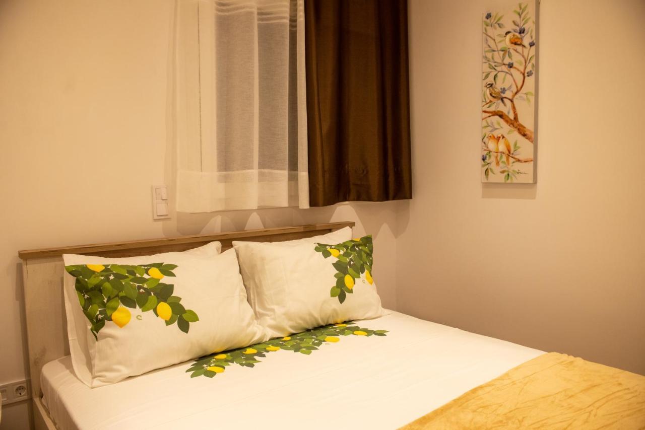 Lemon Garden Stylish Private Apartment Kalamata Luaran gambar